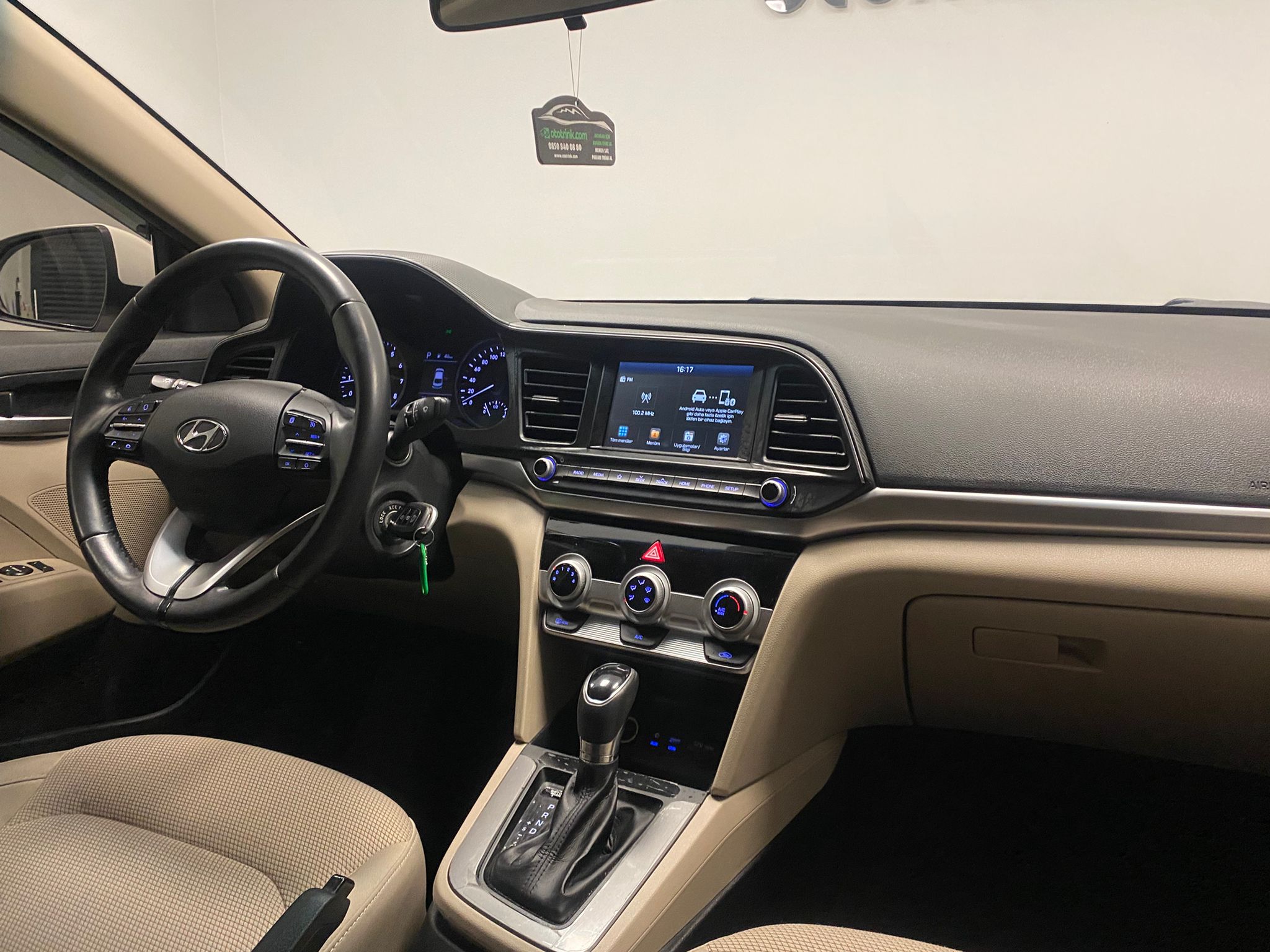 HYUNDAI ELANTRA 17